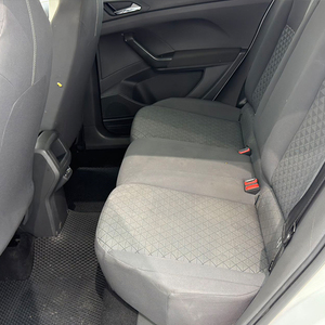 Auto Usado Económico, Volkswagen <span class=keywords><strong>T</strong></span>-<span class=keywords><strong>Cross</strong></span> <span class=keywords><strong>2023</strong></span>, 1.5L 110PS, Automático, Versión Trendline, SUV a Gasolina, Pintura Original, Cámara de Reversa, Uso Familiar - Product Image 5