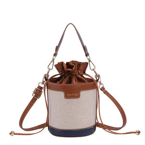 Sac seau en cuir à bandoulière pour femme, élégant, de luxe, de créateur, avec cordon de serrage - Product Image 5