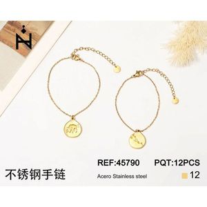 Bracciale in Acciaio Inossidabile Placcato Oro con Catena Regolabile e Charm, Gioielli Moda Donna - Product Image 1