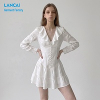 Fabricant de vêtements sur mesure OEM ODM, robe courte en lin et coton pour femmes avec col en V à volants et jupe à volants pour un usage décontracté
