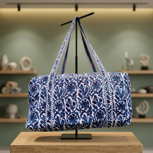 กระเป๋าเดินทางสุดสัปดาห์ Lager Cotton Blue Duffle ผ้าควิลท์พิมพ์ลาย สำหรับผู้หญิง ของขวัญวันหยุด ทำมือ ลายดอกไม้ น้ำหนักเบา มีซิป ขนาดใหญ่ - Product Image 2
