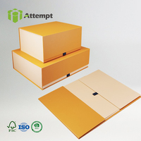 Boîte cadeau magnétique pliante de luxe personnalisée Papier artisanal magnétique pliable pour chaussettes imperméable avec stratification mate ou brillante