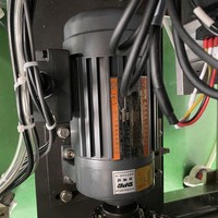 Machine de remplissage et de scellage automatique électrique de capsules de café et de boissons en poudre, haute précision 0,1g, avec pompe et moteur, en plastique