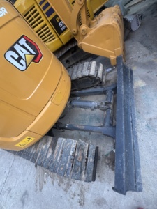 Excavatrice sur chenilles hydraulique Carter 302 de marque japonaise d'occasion, 2024, 2T, 90% NEUF, moteur, pompe, moteur, boîte de vitesses, peinture d'origine, certifiée - Product Image 5