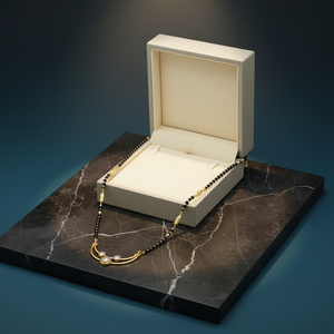 Magnifique Mangalsutra plaqué or 22 carats, moderne et incurvé, avec trois accents de zircon blanc étincelant, pour femme - Product Image 3