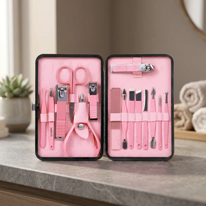Kit de manicura de acero inoxidable rosa con cortaúñas y herramientas en estuche portátil para adultos, set de manicura profesional - Product Image 3