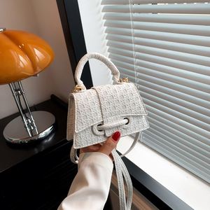 Bolsos de Mano de Lujo para Mujer, Mini Bolsos de Piel Sintética con Cadena Dorada, Estilo Moderno y Elegante, 2025 - Product Image 3