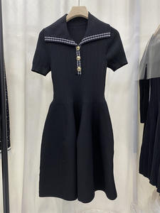 Robe courte en tricot décontractée à col rabattu et manches courtes de style français pour femmes, été 2026 - Product Image 4