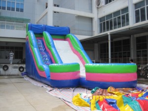 Toboggan gonflable à usage commercial avec bâche en PVC de 0,55 mm, capacité de 800 kg, 12 m, 5 m x 6 m pour glisse sèche et aquatique - Product Image 2
