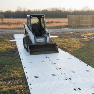 Tapis de protection du sol en HDPE à surface antidérapante, tapis portables pour boue avec poignées pour excavatrices, camions et équipements lourds - Product Image 3
