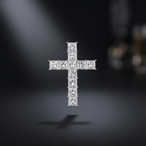 Pendentif en forme de croix en argent 925 avec diamant CVD de laboratoire taille princesse 0,50 carat blanc pour unisexe, idéal pour les fiançailles et les soirées - Product Image 1