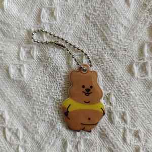 Gift UV Printed PVC Keychains Acrylic Beaded Phone Case Pendant Mini Bottle Design with Unique Style - Product Image 3