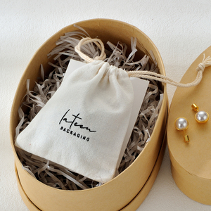 Emballage cadeau personnalisé écologique avec logo imprimé, pochette en tissu de lin pour savon et bougie, sac à poussière en coton blanc beige avec cordon de serrage - Product Image 3