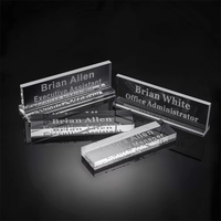 Plaque signalétique de bureau personnalisée acrylique en verre cristal clair personnalisé avec texte blanc givré gravé au laser