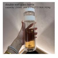 Bouteille d'eau en verre borosilicaté transparent de 250ml avec couvercle blanc noir et infuseur à thé portable pour boire directement