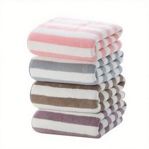 Serviette de bain carrée en microfibre tissée absorbante avec motif rayé pour adultes - Product Image 1
