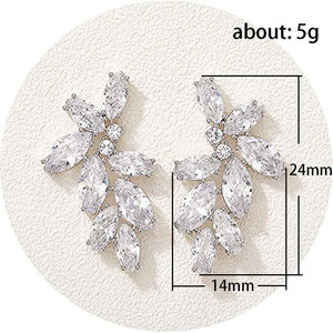 Boucles d'oreilles pendantes en zircon floral AAA pour femmes, bijoux en alliage classiques, élégants et à la mode - Product Image 5