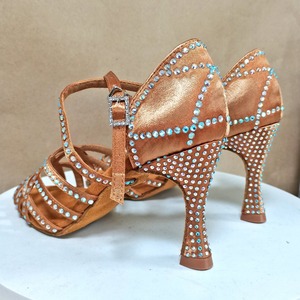 Chaussures <span class=keywords><strong>de</strong></span> danse salsa pour femmes adultes, talons hauts, semelle souple, dessus en satin, semelle extérieure en cuir véritable, chaussures <span class=keywords><strong>de</strong></span> sport d'intérieur pour la performance - Product Image 6