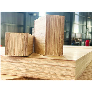 Madera de Caucho Vietnamita Fenólica de Doble Cara Tailileum-400 HPF E0: La Mejor Madera Contrachapada Industrial Laminada - Product Image 4
