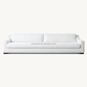 Divano <span class=keywords><strong>Modena</strong></span> con Braccioli Inclinati e Cuscini, Realizzato a Mano da Artigiani Sassani, per il Massimo Comfort nel Soggiorno - Product Image 1