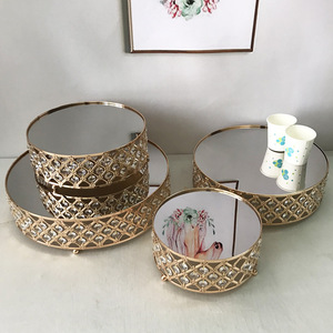 Avrupa yuvarlak kaplama kek <span class=keywords><strong>stand</strong></span>ı düğün sahne kek masa cam ayna kristal ekran <span class=keywords><strong>stand</strong></span>ı metal renk tepsi - Product Image 2