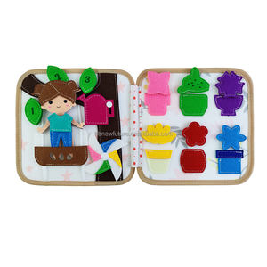 Libro de actividades Montessori para niños pequeños, libro ocupado, libro silencioso de fieltro con 10 páginas para el aprendizaje preescolar, juguetes educativos para el tiempo de barriga - Product Image 6