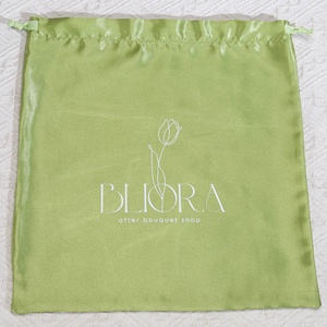 Pochette à cordon en satin imprimée avec logo personnalisé, sac de rangement de luxe en satin pour sous-vêtements et chaussures - Product Image 4