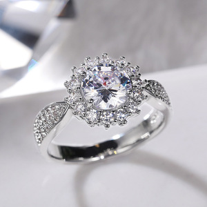 Anello nuziale scintillante stellato per donna, elegante gioiello da dito alla moda - Product Image 2