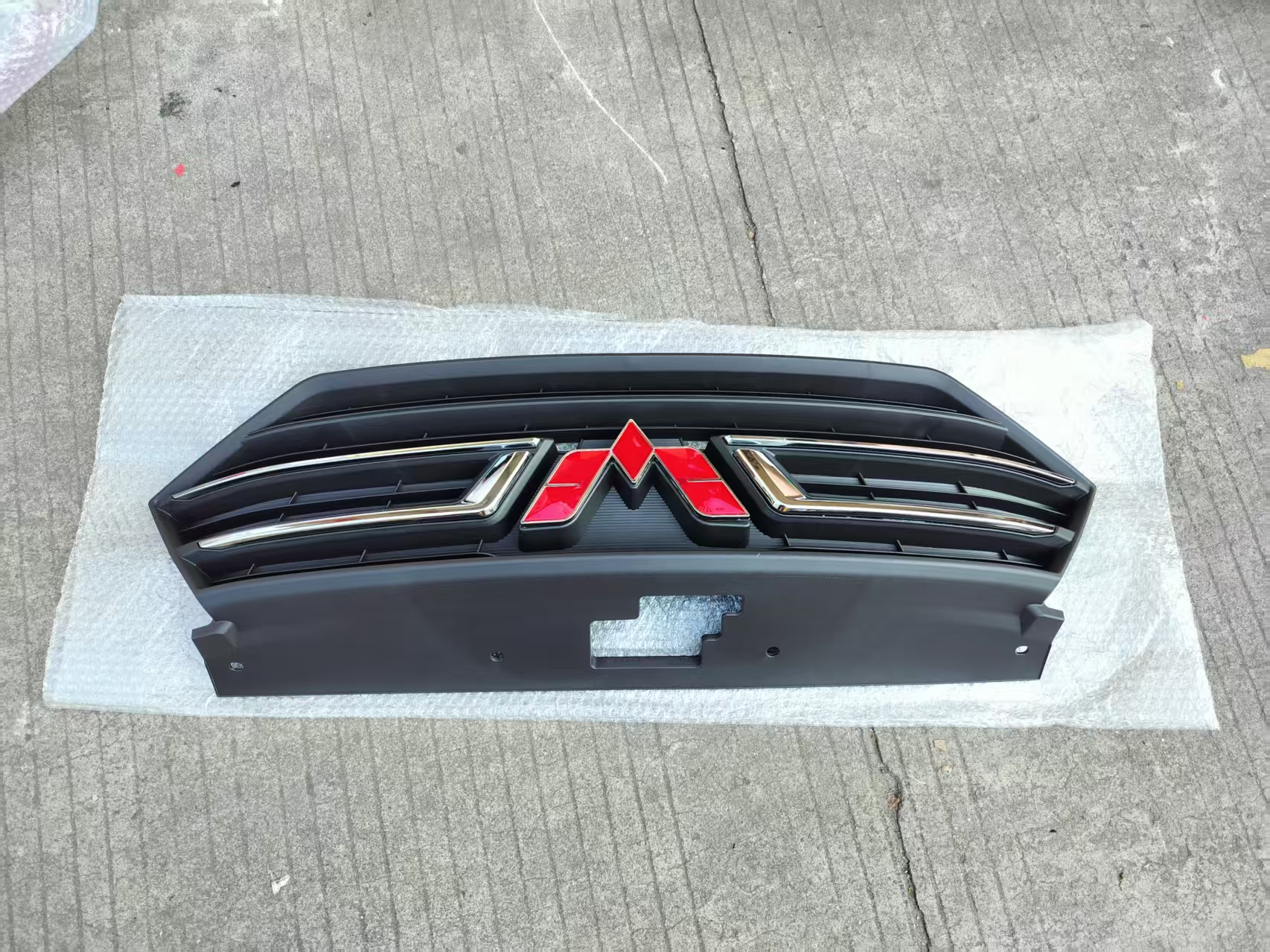 Plastic Front Car Grill Front Bumper Grille for Sgmw Wuling HongguangS18  Plastic Front Car Grid Auto Parts Image 5