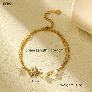 Set di Bracciali Estivi Multistrato Bohémien in Acciaio Inossidabile Placcato Oro con Perline in Pietra Naturale e Ciondoli a Cuore e Sole - Product Image 4