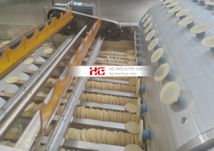 Ligne de production automatique de craquelins de riz à haute efficacité avec mélangeur de farine, capacité de 300 kg/h, 380 V, marque <span class=keywords><strong>Yuhan</strong></span> - Product Image 3