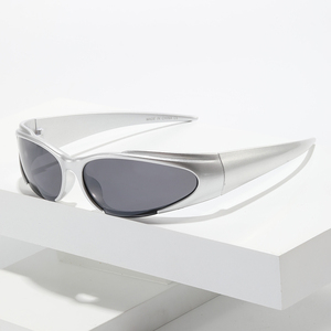<span class=keywords><strong>Gafas</strong></span> de Sol Miss para Mujer y Hombre, Montura Negra de PC, Estilo Ovalado Futurista Envolvente, <span class=keywords><strong>Gafas</strong></span> de Sol Modernas Estilo Y2K, Estilo Extraterrestre - Product Image 2