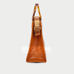 <span class=keywords><strong>Borse</strong></span> a Spalla di Lusso per Donna in <span class=keywords><strong>Ecopelle</strong></span> con Logo Personalizzato e Goffratura, <span class=keywords><strong>Borse</strong></span> e Borsette da Donna - Product Image 4