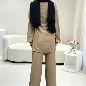 Set Modesto da Donna Musulmana in 2 Pezzi - Top Ampio con Spacchi Laterali e Pantaloni Larghi con Tasche, Maniche Lunghe a Lanterna, Abbigliamento Casual Quotidiano (2327) - Product Image 3