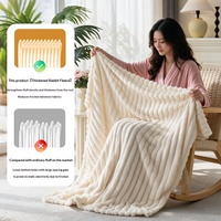 Couverture en peluche moelleuse et confortable, couverture décorative légère et douce pour canapé-lit, cadeau pour la maison toute saison