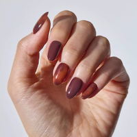 Faux ongles en gel durci à presser, forme ovale moyenne, dégradé écaille de tortue ambrée, finition naturelle, effet lumineux