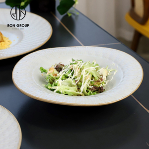 Vaisselle en céramique blanche irrégulière résistante à la chaleur minimaliste, <span class=keywords><strong>plat</strong></span> de service pour salade et bœuf de 9/11 pouces, vaisselle de table - Product Image 3