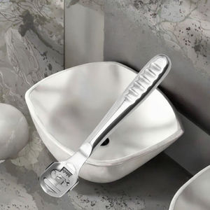 Râpe à pieds en acier inoxydable à 10 lames avec manche long en plastique, rasoir anti-callosités pour talons et peaux dures, outil de pédicure pour mains et pieds - Product Image 3