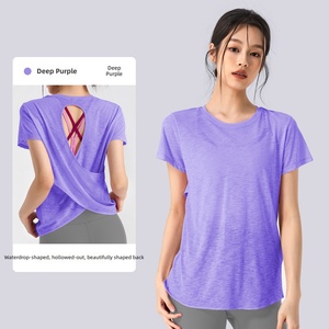 T-shirt de yoga pour femme à dos croisé et découpes, col rond, manches courtes, haut de sport à séchage rapide en tissu fin, pour entraînement et Pilates, OEM ODM - Product Image 4