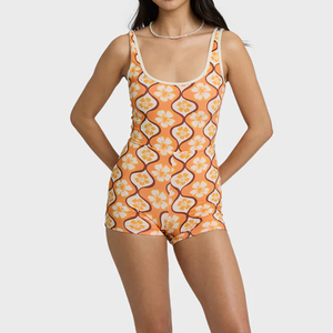 Le fabricant conçoit des combinaisons une-pièce élégantes à imprimé hawaïen, des combinaisons sur mesure en nylon recyclé. - Product Image 3