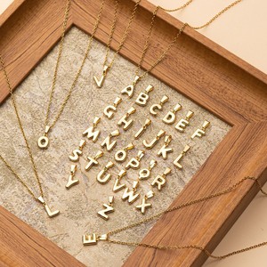 Collier pendentif bulle 26 lettres pour <span class=keywords><strong>femme</strong></span>, accessoires <span class=keywords><strong>de</strong></span> bijoux tendance, ras-<span class=keywords><strong>de</strong></span>-<span class=keywords><strong>cou</strong></span> à la mode - Product Image 1