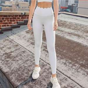 Completo Sportivo da Donna a Due Pezzi con Collo Alto, Maniche Lunghe, Pizzo Ondulato e Schiena Traforata per Corsa, Yoga e Fitness - Product Image 2