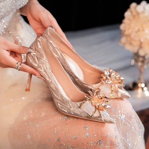 Zapatos de Novia Plateados con Brillantina, Estilo Cenicienta, Tacón de Aguja, Punta en Pico, Estilo Europeo/Americano, con Cristales, para Novia o Dama de Honor - Product Image 3