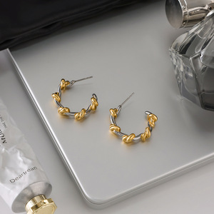 Pendientes de Aro con Nudo en Forma de C, Oro de 18K, Acero Inoxidable, Bloques de Color, Geométricos, para Uso Diario - Product Image 4