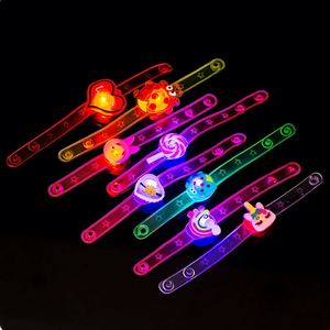 12 montres LED lumineuses à thème dessin animé pour enfants, idéales pour les anniversaires, les mariages, les souvenirs, les cadeaux de Noël et les pinatas - Product Image 3