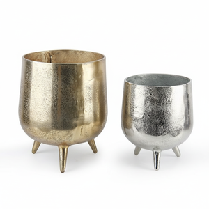 Macetas de metal contemporáneas, ideales para exhibir sus plantas de interior favoritas en casas modernas elegantes a precio de venta - Product Image 1