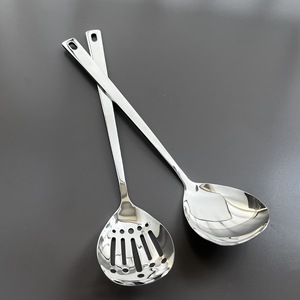 ช้อนเสิร์ฟสแตนเลสด้ามยาว สีพื้น สำหรับงานเลี้ยง บุฟเฟ่ต์ โรงแรม ใช้ในเชิงพาณิชย์ รับผลิตแบรนด์ส่วนตัว สำหรับผู้ใหญ่ - Product Image 3