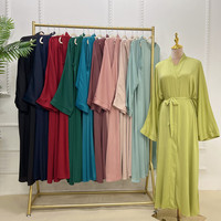 2023 Muslimische Mode Islamische Abaya Satin Falten Frauen Dubai Kleider Muslim 2PCS Set Open Abaya Mit Seiten taschen YLR582