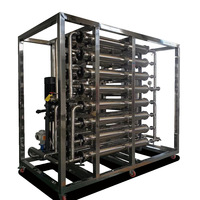 Ensemble complet entièrement automatique d'équipement de mise en conserve d'eau minérale Ligne de production d'eau pure pour bouteilles de jus de boissons Cosmétiques