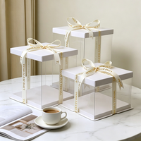 Boîte à gâteau carrée durable avec côtés transparents en PET et couvercle blanc, idéale pour la vente au détail en boulangerie et la livraison à emporter, sans ruban